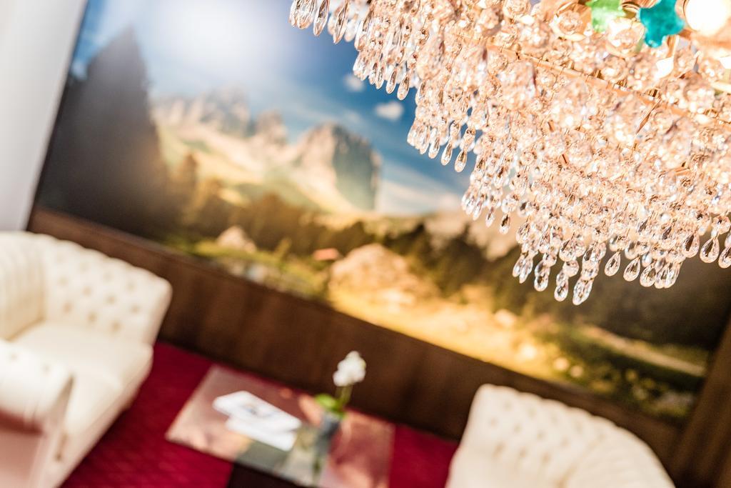 Hotel Oswald Сельва-ди-Валь-Гардена Экстерьер фото